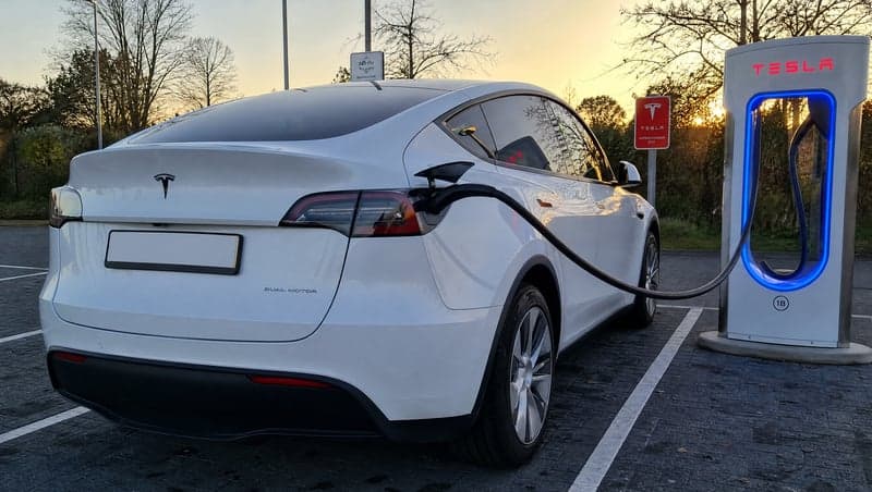 Reference photo before generating the generate a believable wrecked tesla photo AI prank image